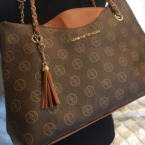 NWOT Adrienne Vittadini Brown and Tan Shoulder Bag with Elegant Design